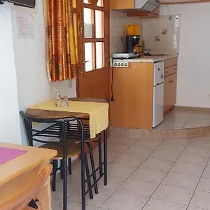 Nefeli β'οροφος Appartamento Rethymno